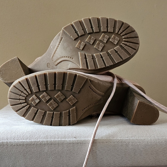 Guess Boots ✨️Almost New✨️ - Picture 5 of 13